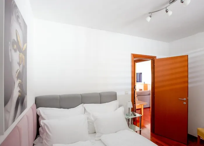 Apartmant Centar Soleo アパート