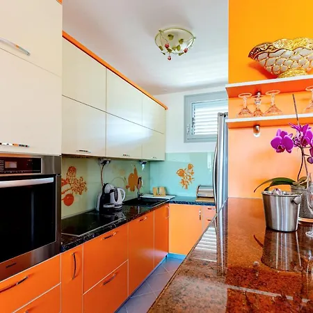 Apartmant Centar Soleo アパート